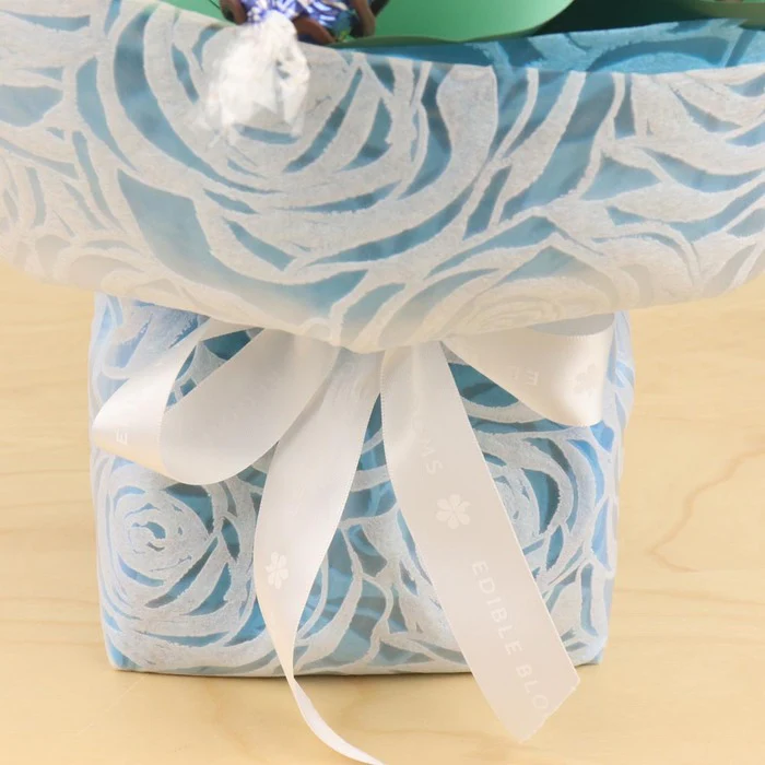 Aqua Lindt Chocolate Bouquet Medium - Image 4