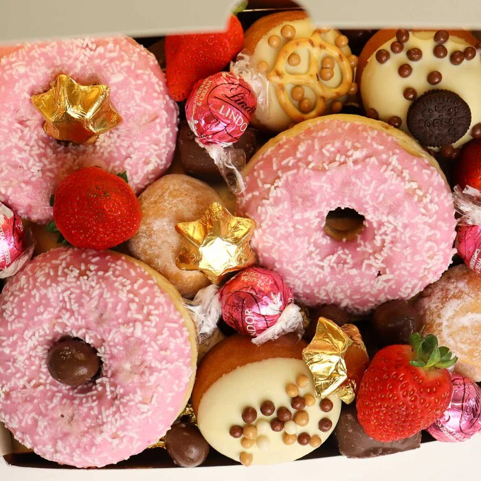 Berry Dessert Box - Image 4