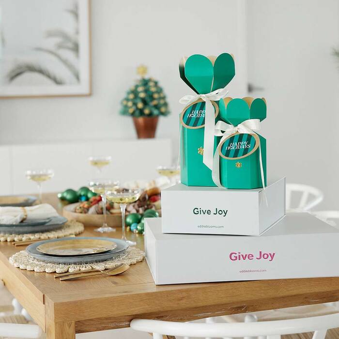 Christmas Red Wine Gift Box - Image 4