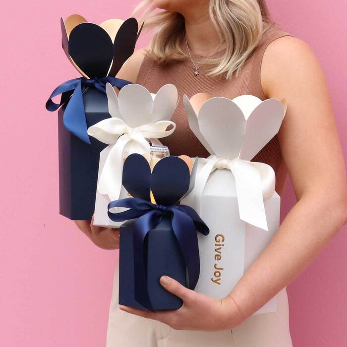 Christmas Sparkling Wine Gift Box - Image 5