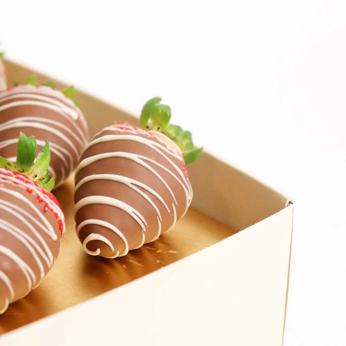 Donut and Strawberry Box Duo - Image 4