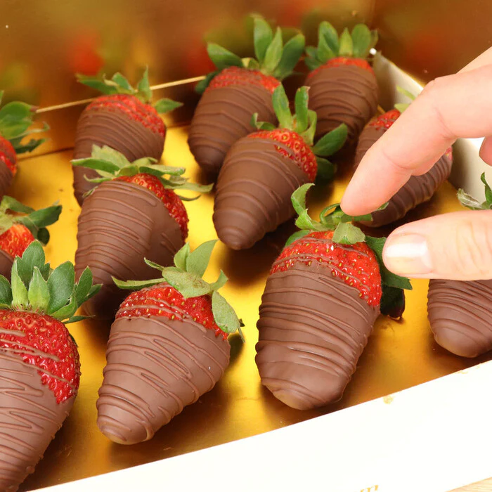 Dozen Vegan Choc-Dipped Strawberries - Image 3
