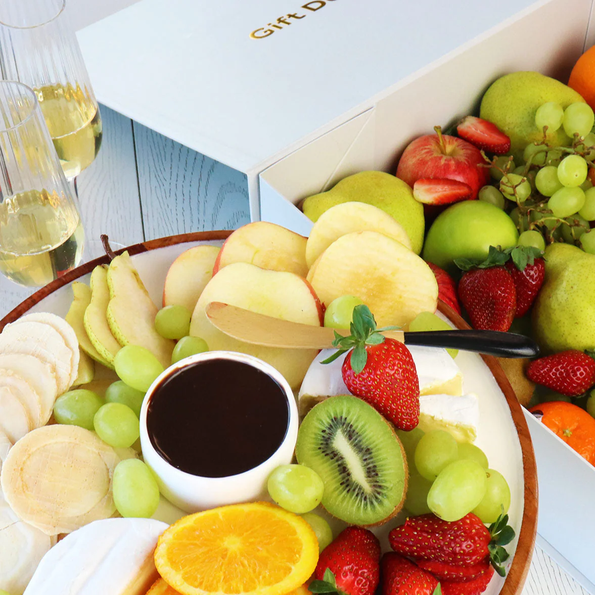 Fruit Box with Sparkling Wine - Large - Image 3