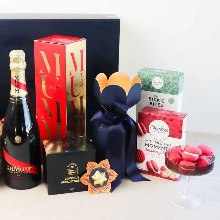 G.H.Mumm Luxury Hamper Bouquet - Image 3