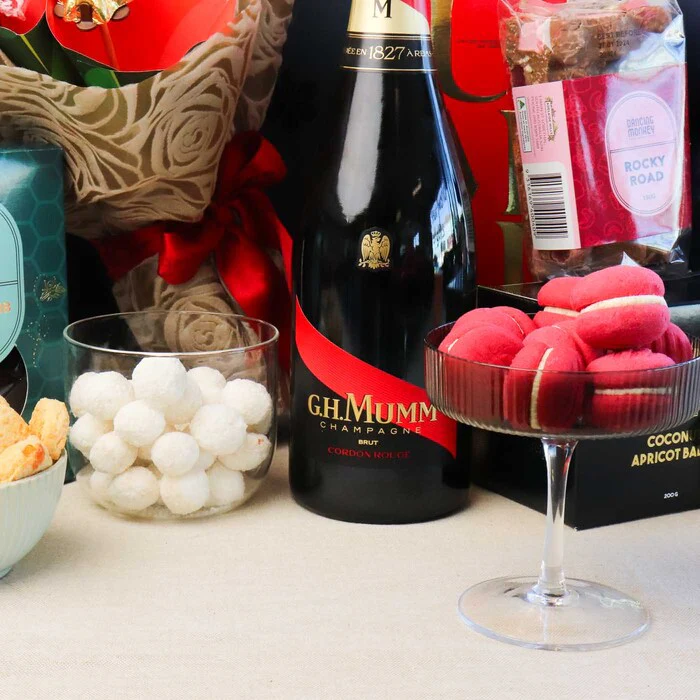 G.H.Mumm Luxury Hamper Bouquet - Image 9