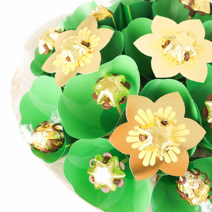 Golden Flower Bouquet Medium - Image 4
