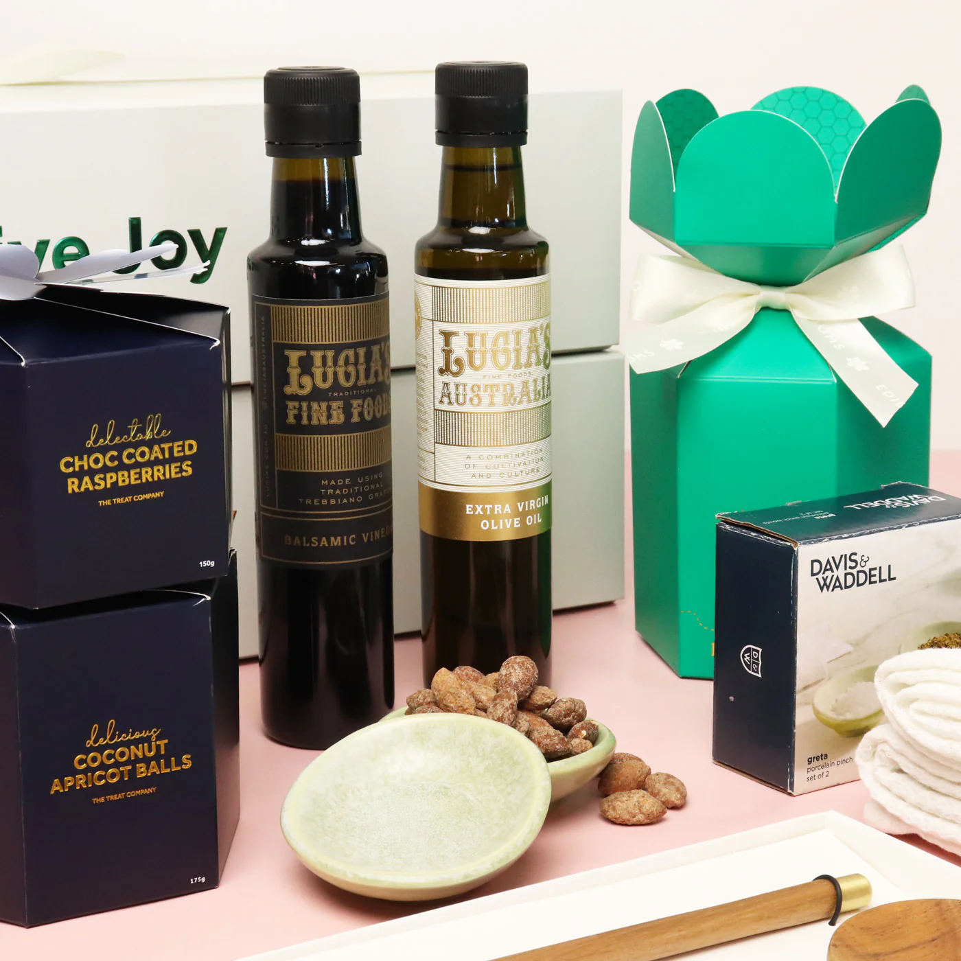 Housewarming Hamper Large - Image 3