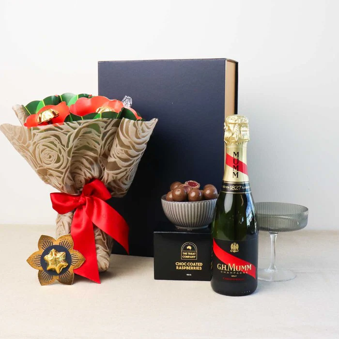 Mumm Champagne Gift Hamper - Image 3