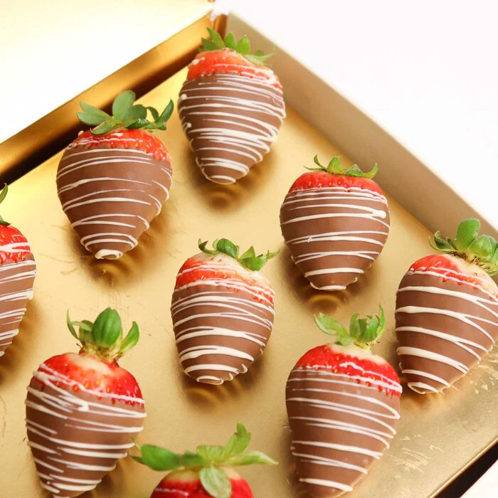 Toop & Toop Dozen Choc-Dipped Strawberries - Image 3