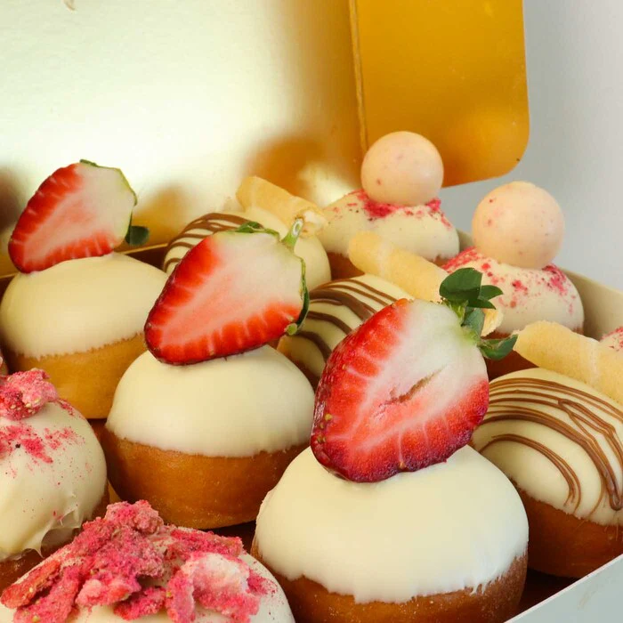 White Chocolate Donut Gift Box - Image 10