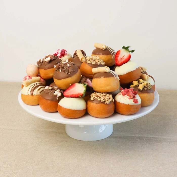 White Chocolate Donut Gift Box - Image 9